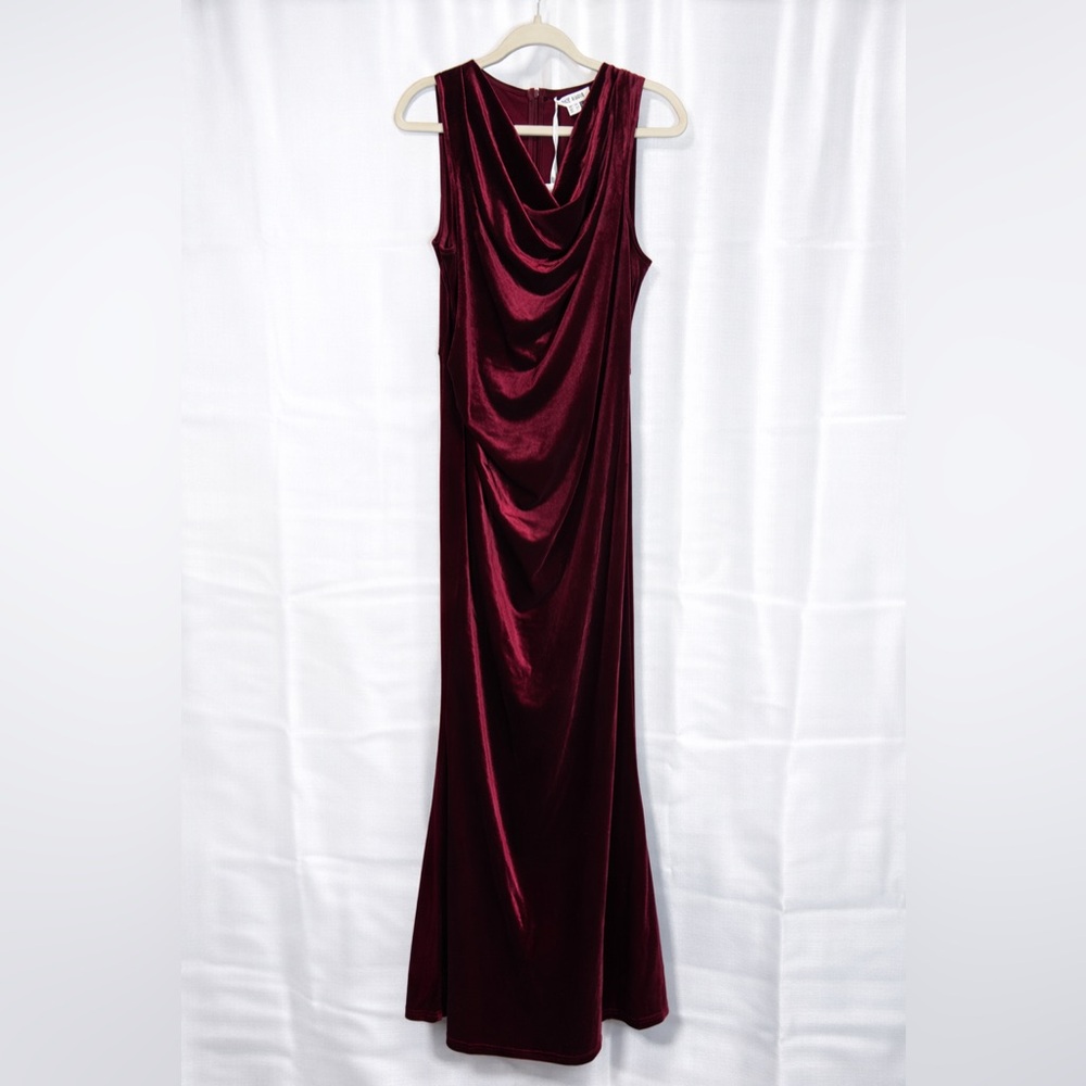 Grace Karin Burgundy Velvet Gown. Size 12.